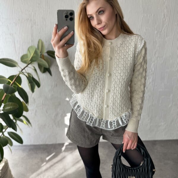 Sweter kremowy z koronką NOWY